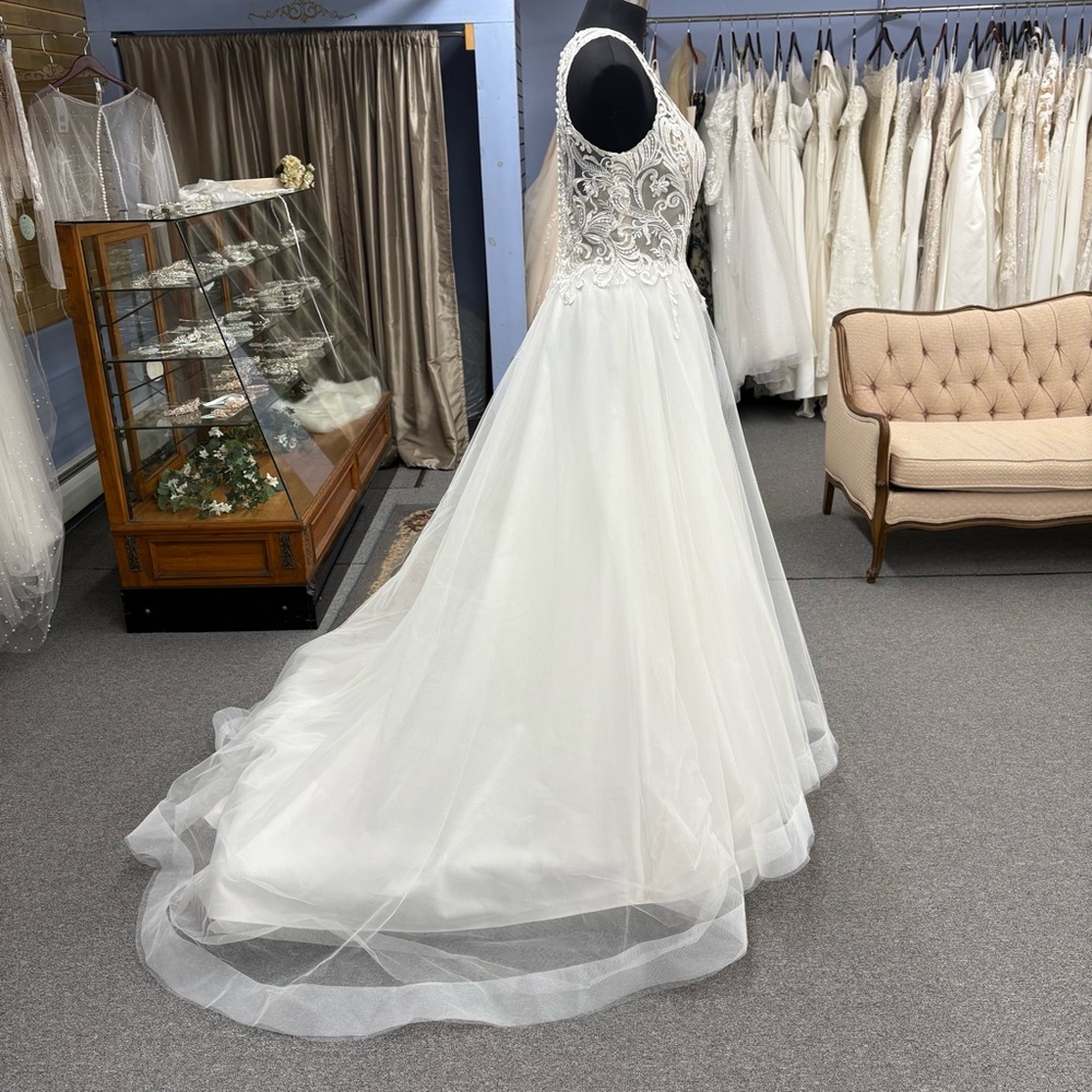 Maggie Sottero by Rebecca Ingram “Ardelle” - Picture 7 of 12